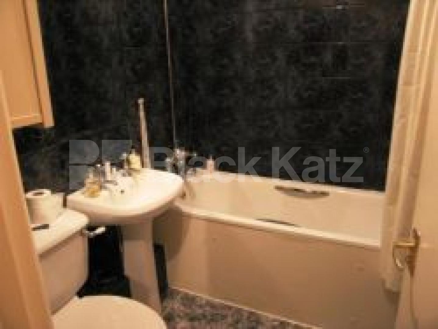 			REDUCED PRICE!!, 1 Bedroom, 1 bath, 1 reception Flat			 Byron Mews, HAMPSTEAD NW3